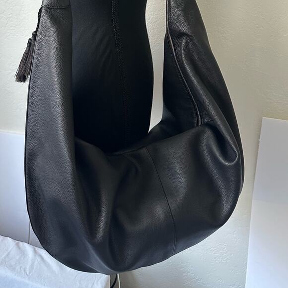 The Row Sling Pebbled-leather Shoulder Bag in Black 100% Authentic Rare - Picture 6 of 16